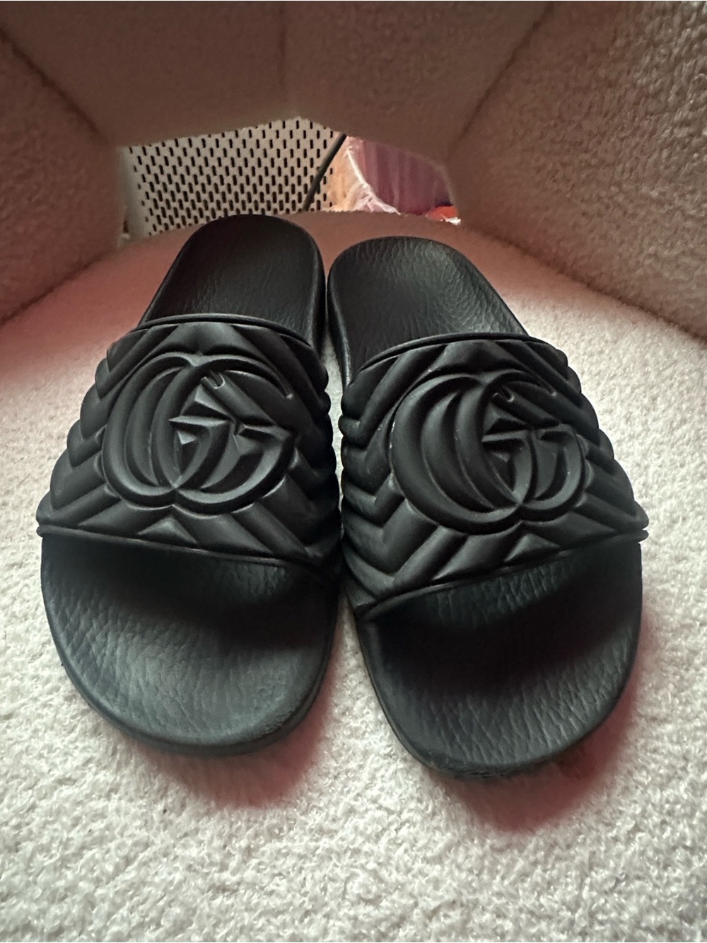 Authentic- Gucci Womens Black Matelasse Quilted GG Rubber Slides
Sandals Logo.
